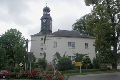 Blick auf die Rodauer Kirche. Sie soll in gut zwei Jahren in das Festgeschehen zum Ortsjubiläum eingebunden werden. Die Kirchgemeinde und der Kirchenchor bringen sich neben den anderen Vereinen im Ort bei den Vorbereitungen mit ein.