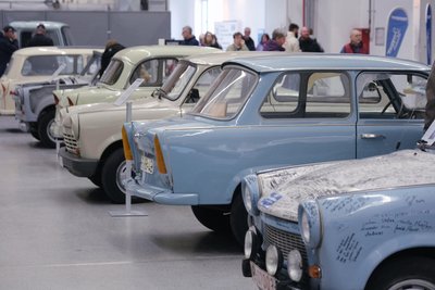 Der „Trabi“ lief millionenfach vom Band, nach der Wende endete die Produktion. Im Bild: Trabanten vom Typ 601, aufgenommen in Chemnitz.