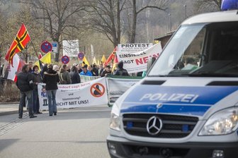 600 Demonstranten bei erstem Sternmarsch in Aue -