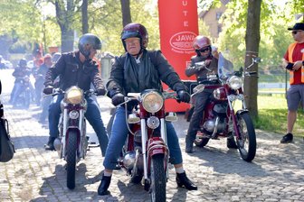 600 Oldtimer rollen ins Vogtland: Dieses Treffen hat Kultstatus - Für Fans von Oldtimern ist das Treffen in Rodewisch eine feste Adresse.