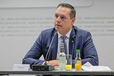 Landrat Rico Anton stellt zur Straßeninstandhaltung klare Forderungen in Richtung Freistaat. 