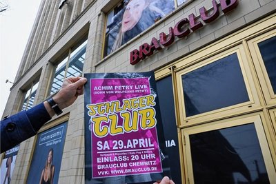 Den Schriftzug "Schlagerclub" hat der Veranstalter neu gestalten lassen. 