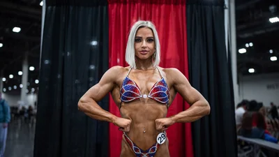 Lena Ramsteiner posiert vor ihrem Auftritt in Las Vegas auf dem größten Event der Szene.