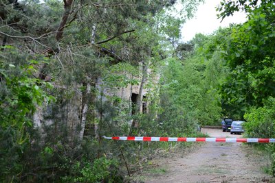In diesem leerstehenden Gebäude in der Königsbrücker Heide hatte sich der Täter verschanzt.