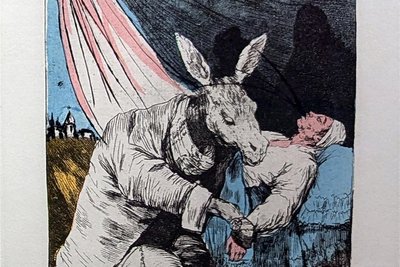 Blatt Nr. 40 in der Waldenburger Ausstellung aus der Serie "Los Caprichos" von Francisco de Goya, übermalt von Salvador Dalí. Goya hatte es mit "An welchem Übel wird er sterben?" beschriftet, Dalí schrieb dazu: "Aus dem Winterschlaf".