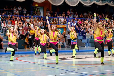 Flotte Tänze und volle Ränge beim HOT-Dance-Cup im Sportzentrum.