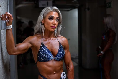 Bahar Ayra ist angespannt vor ihrem Wettkampf in Estoril (Portugal). Das ist ihre letzte Chance zur Qualifikation für "Mrs. Olympia".