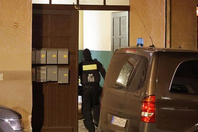 In der Zietenstraße waren über Nacht 150 Ermittler im Einsatz.