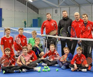 Der Nachwuchs des TC Rot-Weiß überzeugt derzeit mit guten Ergebnissen auf Bezirksebene - und teils sogar darüber hinaus.