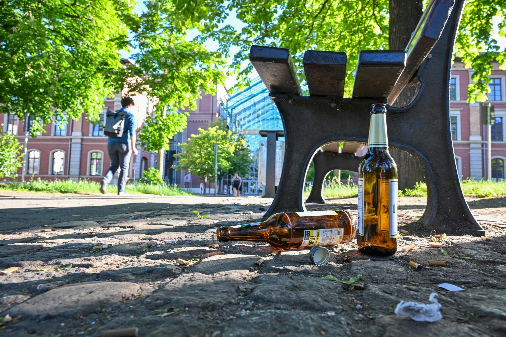 Wegen Trinkergruppen: Vor der Chemnitzer Sachsen-Allee gilt bald ein Alkoholverbot