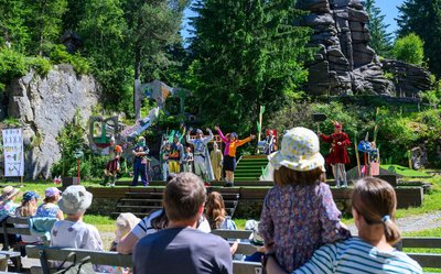 Auch im Naturtheater Greifensteine gibt es wieder Sommertheater. (Archivbild) 