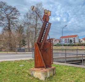 Der "Brückenwächter" von Volker Beyer in Hainichen.