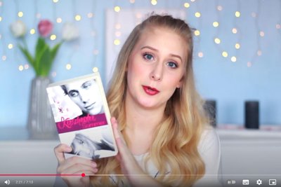 Mareen Vivien Haase empfiehlt Bücher auf Youtube, Tiktok und Instagram. Sie schreibt auch selbst "New Adult"-Romane.