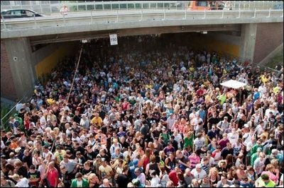 Bei einer Massenpanik während der Loveparade in Duisburg sind mindestens 19 Menschen ums Leben gekommen. Ähnliche Tragödien spielten sich in den vergangenen 25 Jahren bei mehreren Großveranstaltungen in Europa ab.