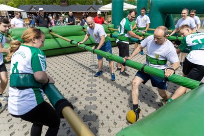 Männertag an der Brauerei Freiberg: Das Team Gurkentruppe konnte sich beim Human Soccer im Finale durchsetzen und gewann dieses Jahr gegen den SV Falkenbach.