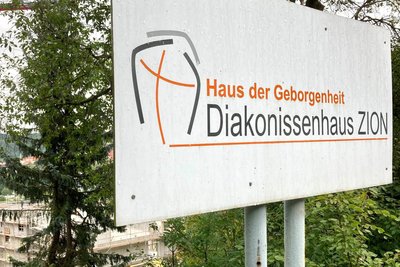 Ob in den hauseigenen Pflegeheimen oder auswärts am Sterbebett: Der Hospizdienst „Zion“ aus Aue ist auf Wunsch zur Stelle, wenn der letzten Lebensweg beginnt.