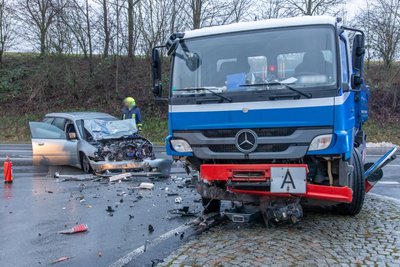 In Zwönitz sind ein Pkw und ein Lkw kollidiert.
