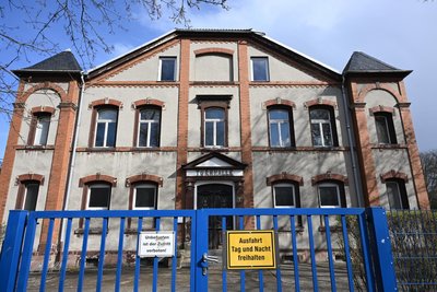 Die Vater-Jahn-Turnhalle in Burgstädt: ein imposanter Bau mit morbidem Charme. Wie lange sie noch genutzt werden kann, ist offen.
