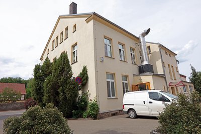 In der Schulküche an der Neukirchener Pestalozzistraße essen nicht nur Schüler, sondern auch Senioren und Mitarbeiter von Firmen.