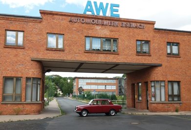 Hier kommt er her, und hierher kehrt er zurück: Lars Rühles Vorserien-Wartburg 353 aus dem Jahr 1966 zieht ins Museum Automobile Welt Eisenach ein, das sich auf dem einstigen Gelände des Automobilwerks befindet.