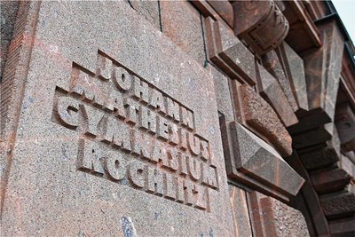Seit 1992 trägt die Schule an der Seminarstraße in Rochlitz den Namen Johann-Mathesius-Gymnasium Rochlitz.
