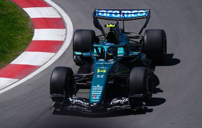 Fernando Alonso fährt im Aston Martin nur hinterher. (Archivbild)