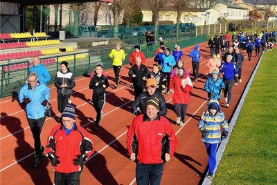 In Frankenberg werden wieder mehr als 200 Läuferinnen und Läufer zum Katerlauf auf der Jahnkampfbahn am Neujahrsmorgen erwartet. 