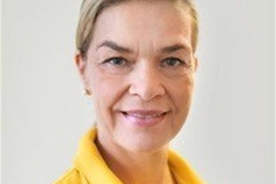 Die Fachärztin für Kinder- und Jugendmedizin verfügt zudem über ein Zertifikat Kindergynäkologie und bietet Psychosomatische Grundversorgung.Ihre Praxis in Leipzig ist Lehrpraxis der Universität Leipzig. Melanie Ahaus ist auch Pressesprecherin des Berufsverbandes der Kinder- und Jugendärzte in Sachsen.