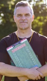 Cheftrainer Jörn Hebestreit will mit den Erzgebirge Miners die Sportart American Football in der Region bekannt machen. Bereits nächstes Jahr soll wettkampfmäßig eingestiegen werden. 