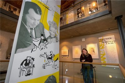 Galeristin Iris Haist will im nächsten Jahr eine neue Ausstellung zu Erich Ohser zeigen und benötigt dafür noch Material.