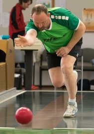 Mit Schwung: André Grüttner aus der zweiten Mannschaft gewann sein Duell gegen Zwickau. 