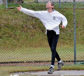 Einzelkämpfer für den TSV Penig: Jens Härtwig (M 55) schaffte es mit dem Diskus beim 18. Werfertag in Großolbersdorf auf Platz 2.