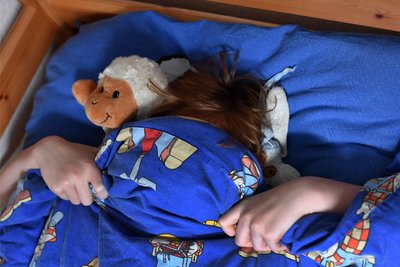 Viele Kinder leiden in diesen Tagen an leichten Erkältungskrankheiten, aber auch Corona- und Rhinoviren sind in Umlauf.