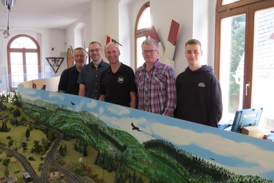Die Männer von der Arbeitsgemeinschaft „Steilstrecke“ laden am Wochenende zu Fahrtagen ins Schatzhaus Eibenstock ein.