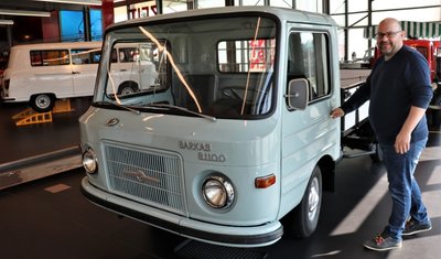 Wurde als Prototyp gebaut, ging aber nie in Serie: der B 1100. Auf dem Foto ist Zeit-Werk-Stadt-Mitarbeiter Torben Knye zu sehen. 