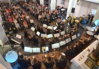 Gefeiert wurde das 50-jährige Bestehen des Jugendblasorchesters Auerbach.