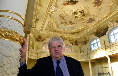 Der Höhepunkt des Jahrs soll die Einweihung des Neorokoko-Saals "Goldener Löwe" am 11. September werden. Hainichen wird dann Große Kreisstadt, Dieter Greysinger (hier im Bild) Oberbürgermeister. 