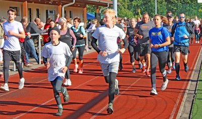 Mit 426 Teilnehmern aus 43 Teams aus dem gesamten Landkreis und aus Thüringen hat der 4. Hospizlauf alle Erwartungen übertroffen. 