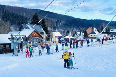 Liftbetrieb in erzgebirgischen Holzhau im Januar 2026: Auf den ersten Blick scheint alles wie immer, doch dessen Tage sind wohl längst gezählt.