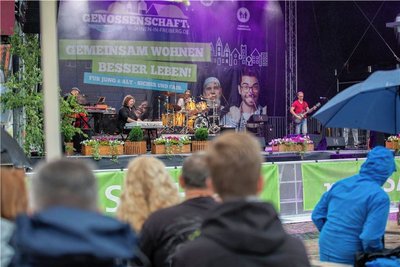 Stojanov & The Syndicate bei ihrem Auftritt auf dem Obermarkt.