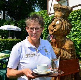 Babette Sobe, Inhaberin der Mittweidaer Pension und Gaststätte "Moritzburg".