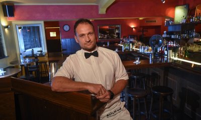 Tino Winkler schließt den "Buschfunk".