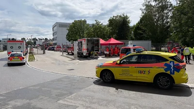 Feuerwehr und Rettungskräfte waren mit einem Großaufgebot im Einsatz.