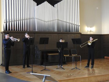 Wilhelm Bergert, Anton Günther, Heinrich Bergert und Martha Bergert präsentierten auf Trompeten und Posaunen ein Programm von Werken aus Renaissance und 20. Jahrhundert. 