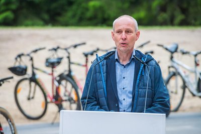 Der Bürgermeister von Eibenstock, Uwe Staab, verteidigt den Ortsteil Carlsfeld als Wiege des Bandoneons.