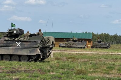 Schützenpanzer Marder des Panzergrenadierbataillons 371 bei einer Gefechtsübung auf dem Übungsplatz Oberlausitz im Sommer letzten Jahres.