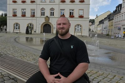 Strongman Nico Freudenberg auf dem Schneeberger Markt.