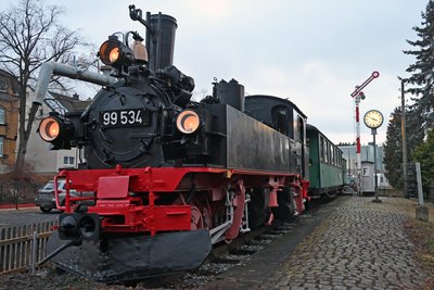 Geyers Modelleisenbahner haben 2025 viel Arbeit in diese alte Dampflok investiert.