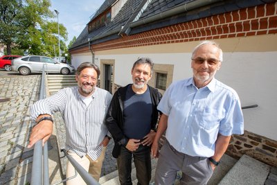 Sie sind in der Friedensinitiative aktiv: Ingo Eckardt, Dr. Udo Junker sowie Jürgen Lösche (von links).