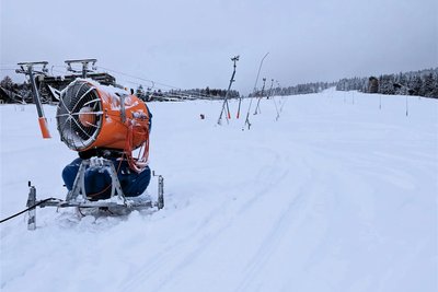 Für viele Touristen ist es schwer zu verstehen, dass auf diesem Hang kein Skibetrieb möglich sein soll. Doch nach der nötigen Bearbeitung mit dem Pistenbully bliebe von der Schneedecke nicht viel übrig.